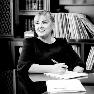 Sam Cohen, Principal Lawyer at Cohen Legal Townsville, in consultation with a business client — commercial legal advice North Queensland